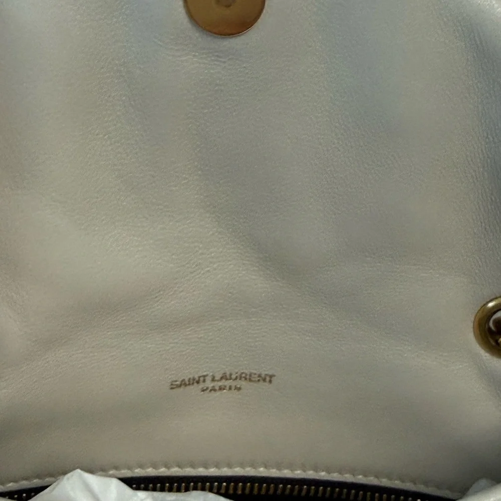 Saint Laurent Quilted Loulou Puffer Shoulder Bag in Crema Soft - Picture 5 of 12